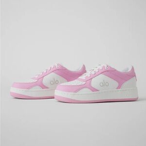 ALO Yoga Women's Light Pink Sneakers